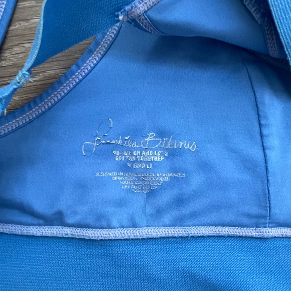 Frankie’s Bikinis Set - Picture 3 of 5